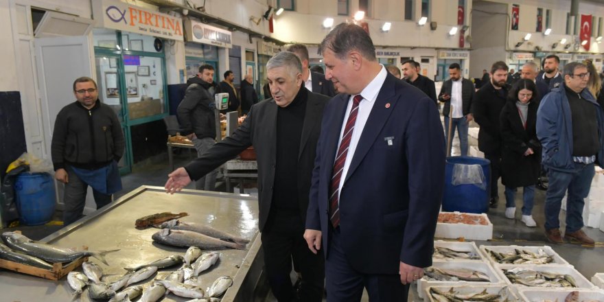 CEMİL TUGAY İZMİR'İ AŞTI. CEMİL TUGAY: 'SEÇİLİRSEM TÜM TÜRKİYE İÇİN ÇALIŞACAĞIM'