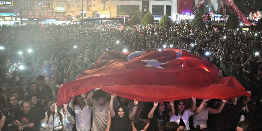 BORNOVA'DA 19 MAYIS COŞKUSU