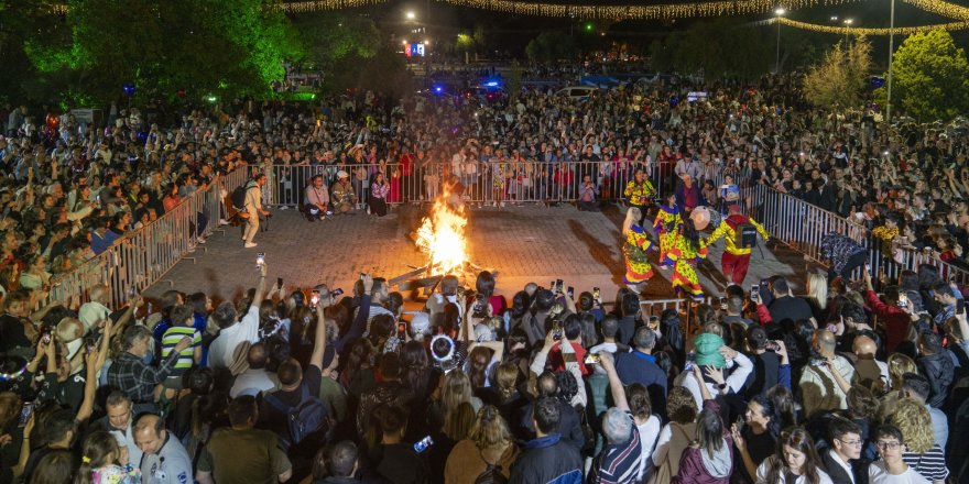 İZMİR'DE HIDIRELLEZ COŞKUSU