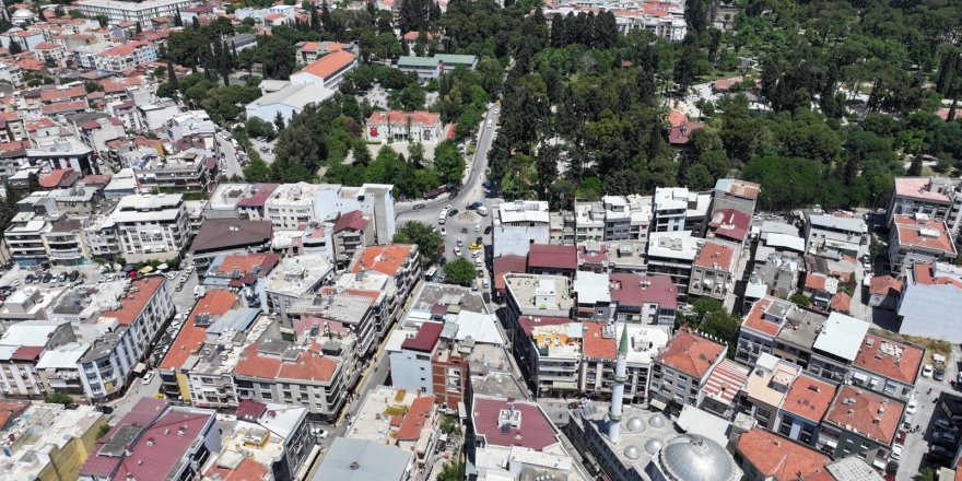 BUCA ÜÇKUYULAR MEYDANI'NA YENİ TRAFİK DÜZENLEMESİ