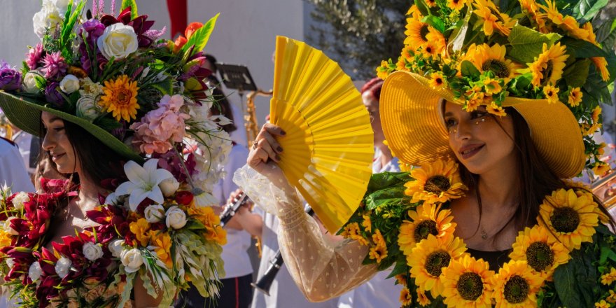 İZMİR'DE FESTİVAL ZAMANI