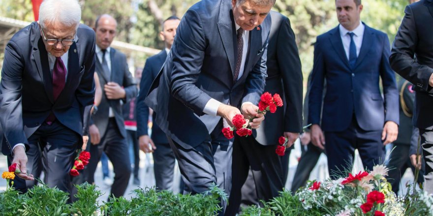 CEMİL TUGAY 15 TEMMUZ ŞEHİTLERİNİ ANDI