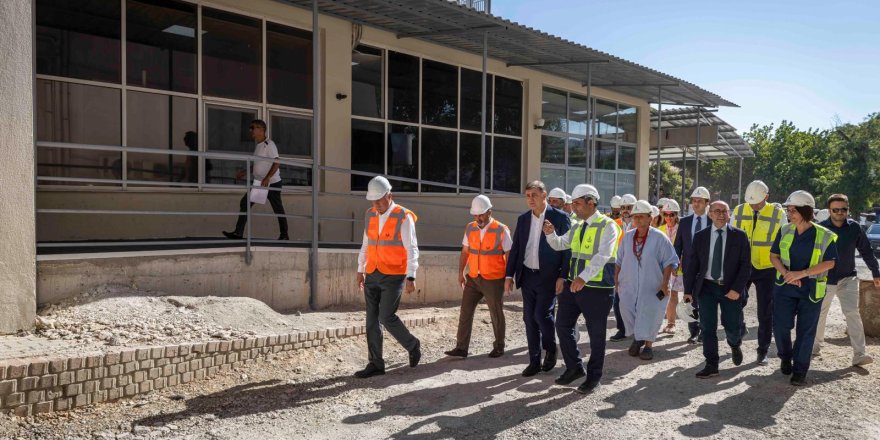 CEMİL TUGAY EŞREFPAŞA HASTANESİ İNŞAATINI GEZDİ