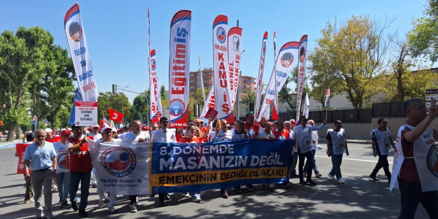 İŞÇİ SOKAĞA İNDİ...4 MİLYON EMEKÇİ İŞ BIRAKTI