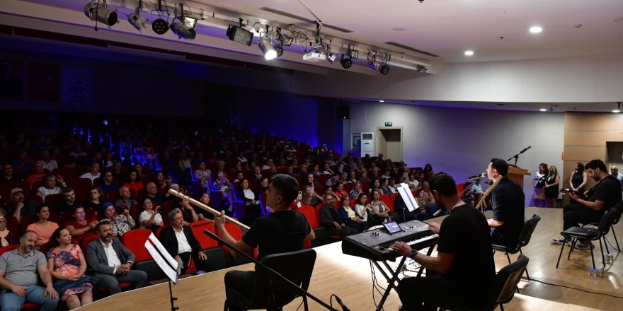 NEŞET ERTAŞ ÇİĞLİ'DE ANILDI