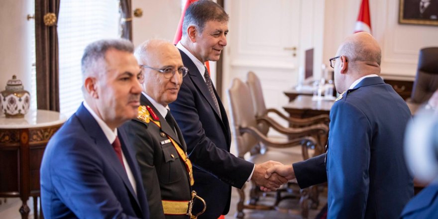 CEMİL TUGAY 'KİMSE BU ÜLKEYİ DEMOKRASİDEN UZAKLAŞTIRMAYA KALKMASIN' DEDİ