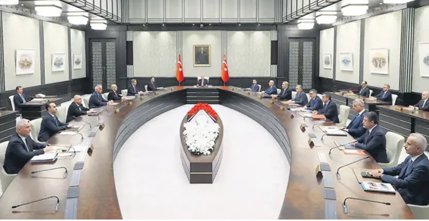 KABİNE YOĞUN GÜNDEMLE TOPLANIYOR..