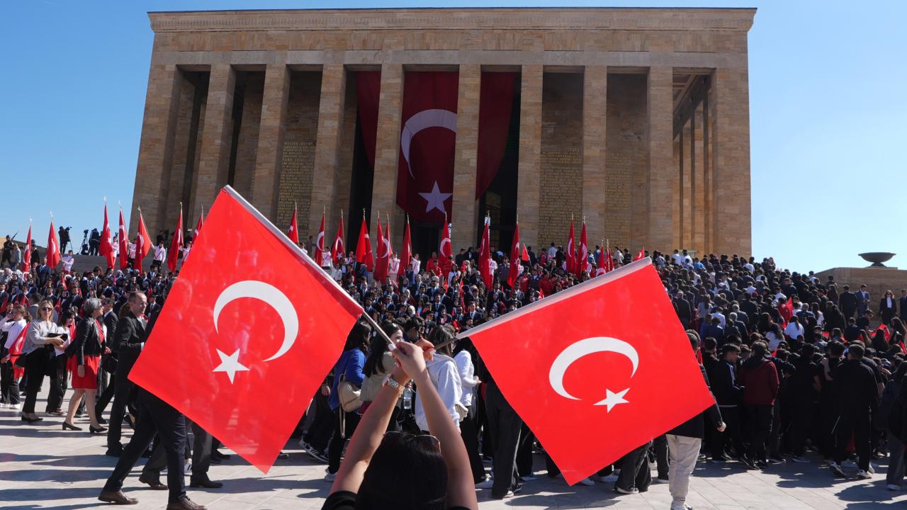 19 Mayıs tüm yurtta coşkuyla kutlanıyor..