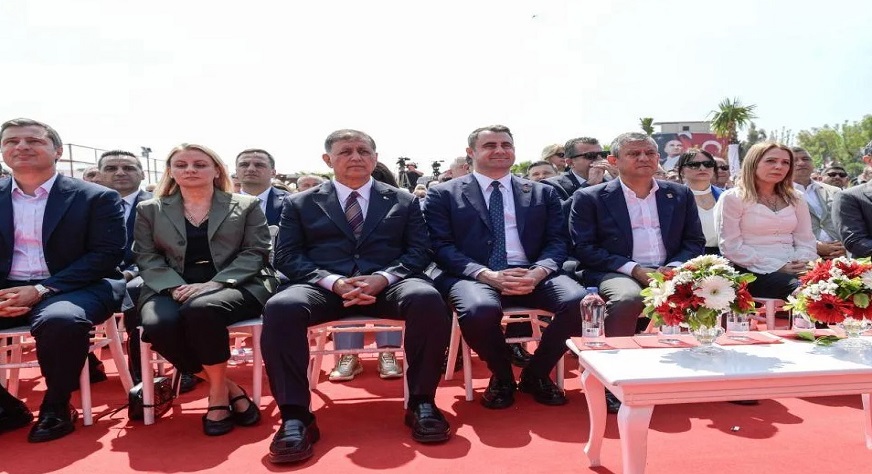 Başkan Tugay’dan Bayraklı’ya müjdeler