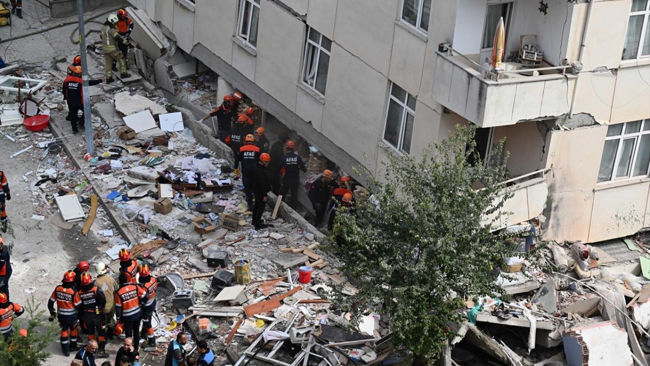 İstanbul'da çöken bina sonrası gözaltılar başladı