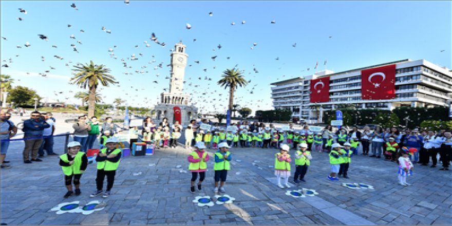 TARİHİ KEMERALTI ÇARŞISI'NDA TEMİZLİK SEFERBERLİĞİ