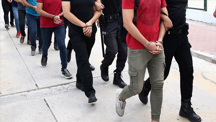 İzmir merkezli 11 ilde FETÖ/PDY soruşturması: 51 gözaltı kararı
