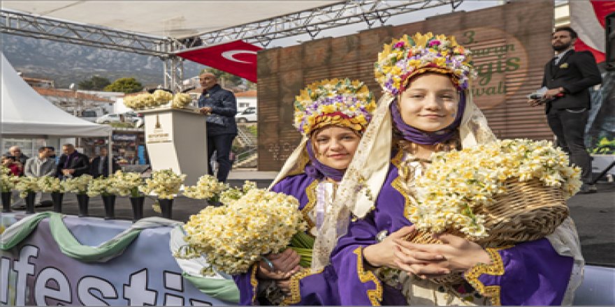 3. KARABURUN NERGİS FESTİVALİ YAPILDI