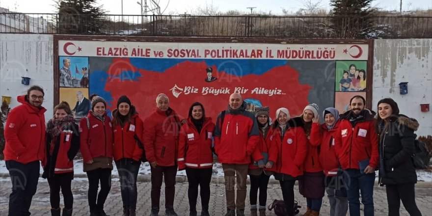 İZMİR'İN GÖNÜLLÜ TERAPİSTLERİ