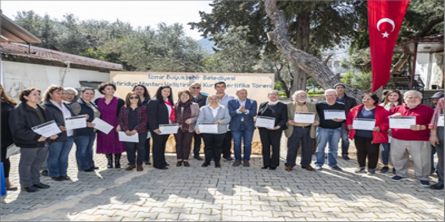 TUNÇ SOYER KARABURUN'DA ÜRETİCİLERLE BULUŞTU