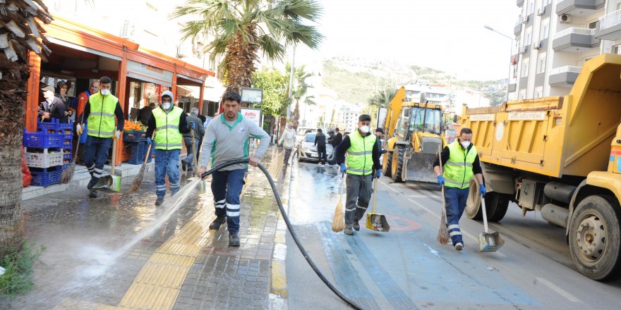 BALÇOVA BELEDİYESİ'NDEN 'KORONA' SEFERBERLİĞİ