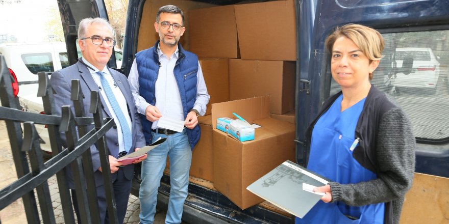MÜSİAD İZMİR'DE 110 BİN MASKE DAĞITTI