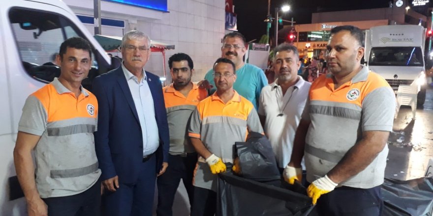 CHP'Lİ KANİ BEKO: 'BİR ALKIŞ DA TEMİZLİK İŞÇİLERİNE'