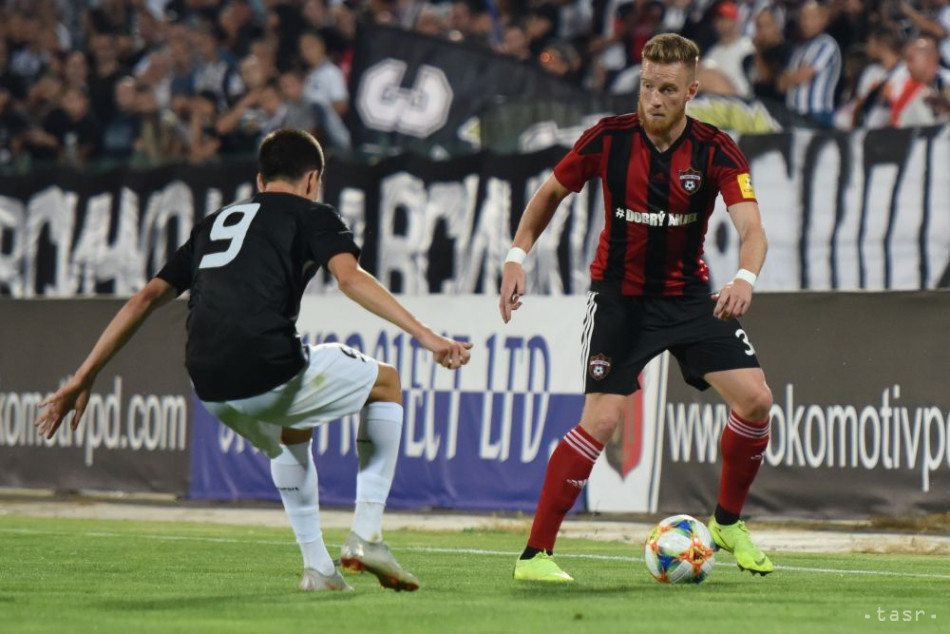 ALTAY'DA SOLA PLOVDİVLİ KARAGAREN