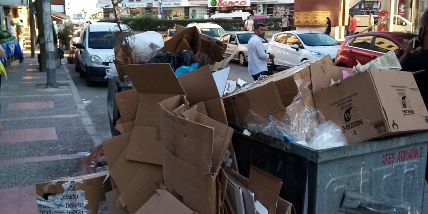 ÇİĞLİ'DE EMEKÇİ HAK İSTEDİ BAŞKAN NOTER GÖNDERDİ..ÇİĞLİ BELEDİYESİ'NDE HAREKETLİ SAATLER