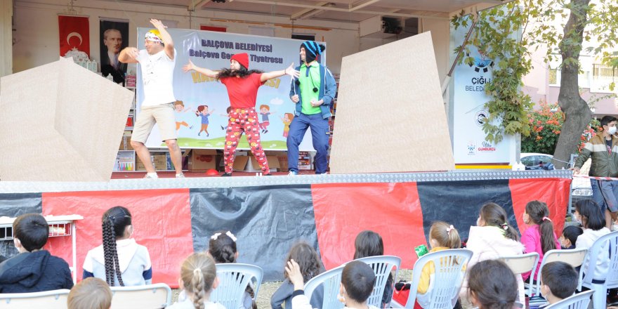BALÇOVA BELEDİYESİ'NDEN DEPREMZEDE ÇOCUKLARA TİYATRO