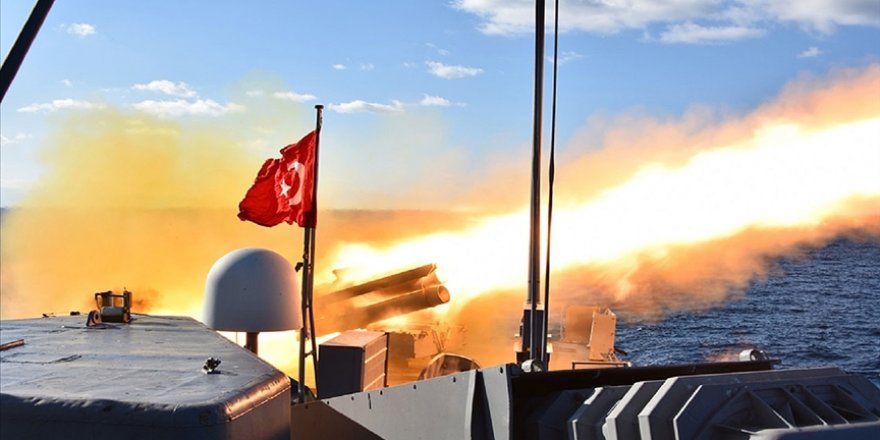 EGE'DE DENİZALTINDAN ROKET ATTIK..SAVUNMA BAKANLIĞI DUYURDU