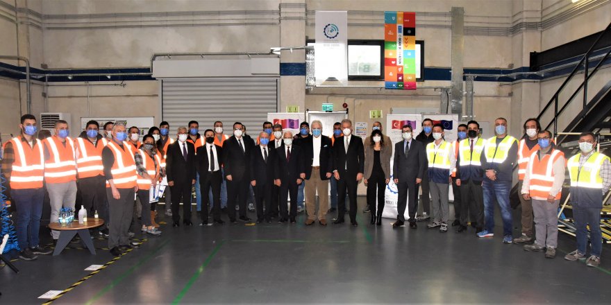 İZMİR'DE MODEL FABRİKA'DA İLK SERTİFİKA HEYECANI
