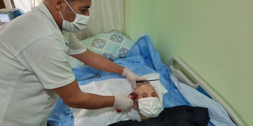 İZMİR'DE KORONA GÜNLERİNDE EVDE BAKIM