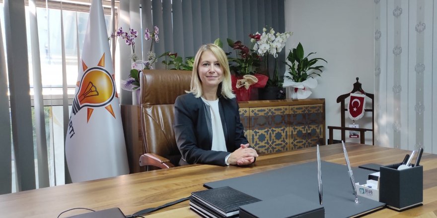 AK PARTİ KARŞIYAKA İLÇE BAŞKANI KESELİ:'HDP LOGOSUNA "HEMEN ŞİMDİ TÜRK BAYRAKLARINA "BEKLE ŞİMDİ!'