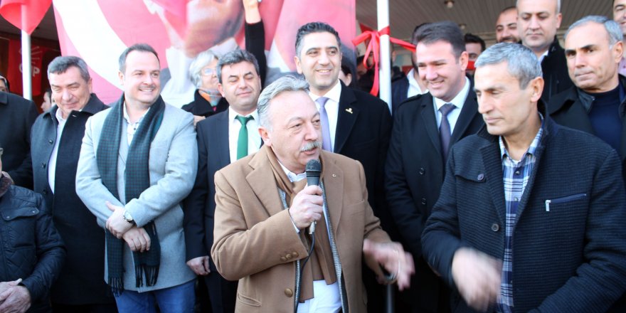 MENDERES CHP'DE ŞÖLEN GİBİ AÇILIŞ