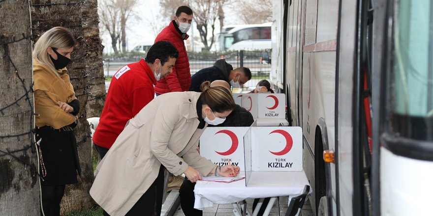 BAYRAKLI BELEDİYESİ'NDEN KAN BAĞIŞI KAMPANYASI