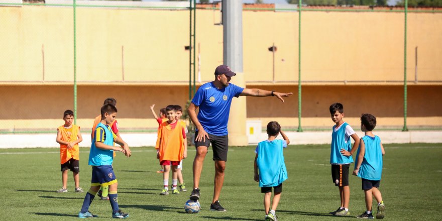 FUTBOLUN GENÇ YETENEKLERİ BUCA'DA KEŞFEDİLİYOR