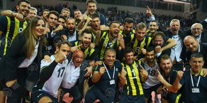 FENERBAHÇE İZMİR'DE ŞAMPİYON OLDU!