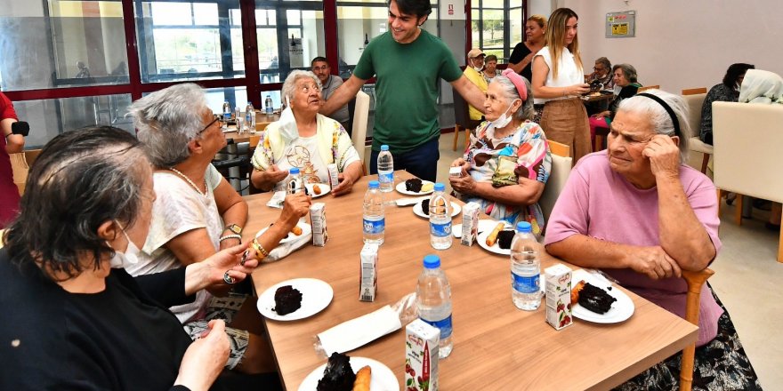 İZMİR'DE HUZUREVİ SAKİNLERİNE ÖZEL MUTFAK