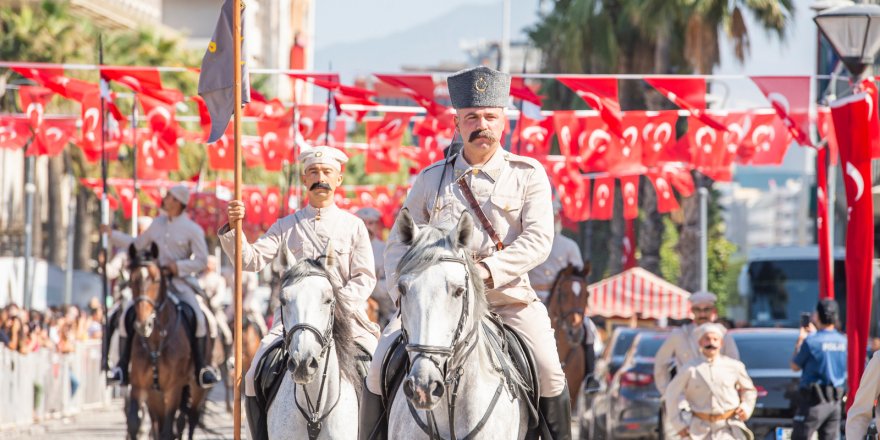 İZMİR'DE 100. YIL ETKİNLİKLERİ