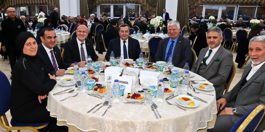 ABDÜL BATUR: 'BU ÜLKEDE BİRBİRİNİ KUCAKLAYAN BİR ANLAYIŞA İHTİYAÇ VAR'