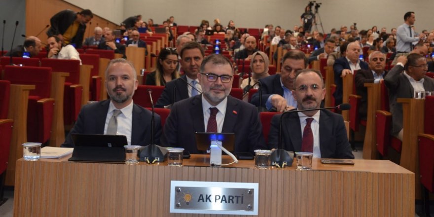 AK PARTİ İZMİR İL BAŞKANI SAYGILI BÜYÜKŞEHİR MECLİSİ'Nİ TAKİP ETTİ