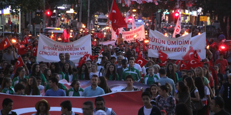 BORNOVALILAR KAÇIRMAYIN..19 MAYIS'TA ŞENLİK VAR...