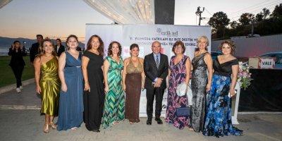 TUNÇ SOYER EGE İŞ KADINLARI DERNEĞİ'NİN KURULUŞUNDA KONUŞTU