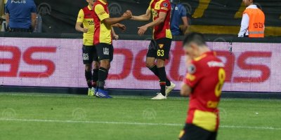 GÖZ-GÖZ ARKASINA BAKMADI..İŞTE MAÇIN DETAYLARI...