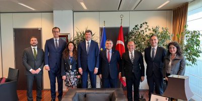 TUNÇ SOYER YİNE YURTDIŞINDA. İSTİKAMET BRÜKSEL