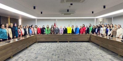 AK PARTİ İZMİR'DE KADINLAR REKOR KIRDI