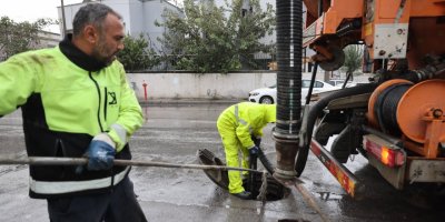 İZMİR'DE YAĞMUR ALARMI