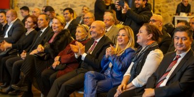 SEFERİHİSAR'I SATTIN. İZMİR'DE 1100 TANE SATTIN. KİM HARAMİ SAYIN TUNÇ SOYER?