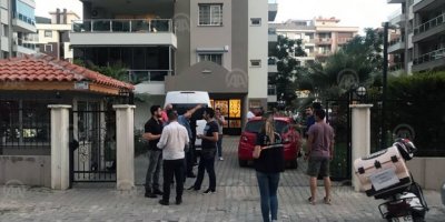 AK PARTİ İZMİR ESKİ İL BAŞKAN YARDIMCISI EVİNDE SİLAHLI SALDIRIYA UĞRADI