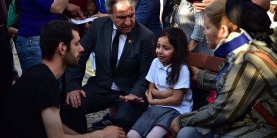 BORNOVA'DA KORKUTAN KAZA...BAŞKAN İDUĞ YARDIMA KOŞTU