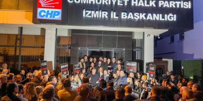 CHP İZMİR 04.17’DE SAYGI DURUŞUNDAYDI