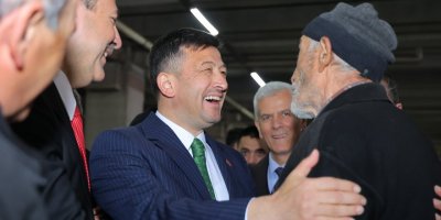 BALIK TEZGAHININ BAŞINA GEÇEN HAMZA DAĞ’DAN RENKLİ GÖRÜNTÜLER 