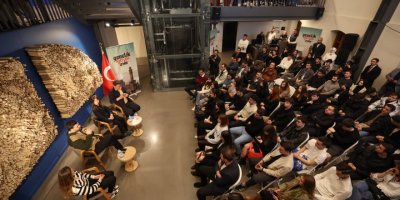 AK PARTİLİ İNAN, EİB BAŞKANI JAK ESKİNAZİ'YE ÇATTI. DİL UZATAMAZ