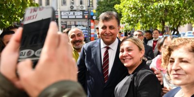 SORMAZLAR MI ADAMA SEN NE YAPTIN DİYE...CEMİL TUGAY BAYRAKLI ŞEHİR HASTANESİNİ ELEŞTİRDİ